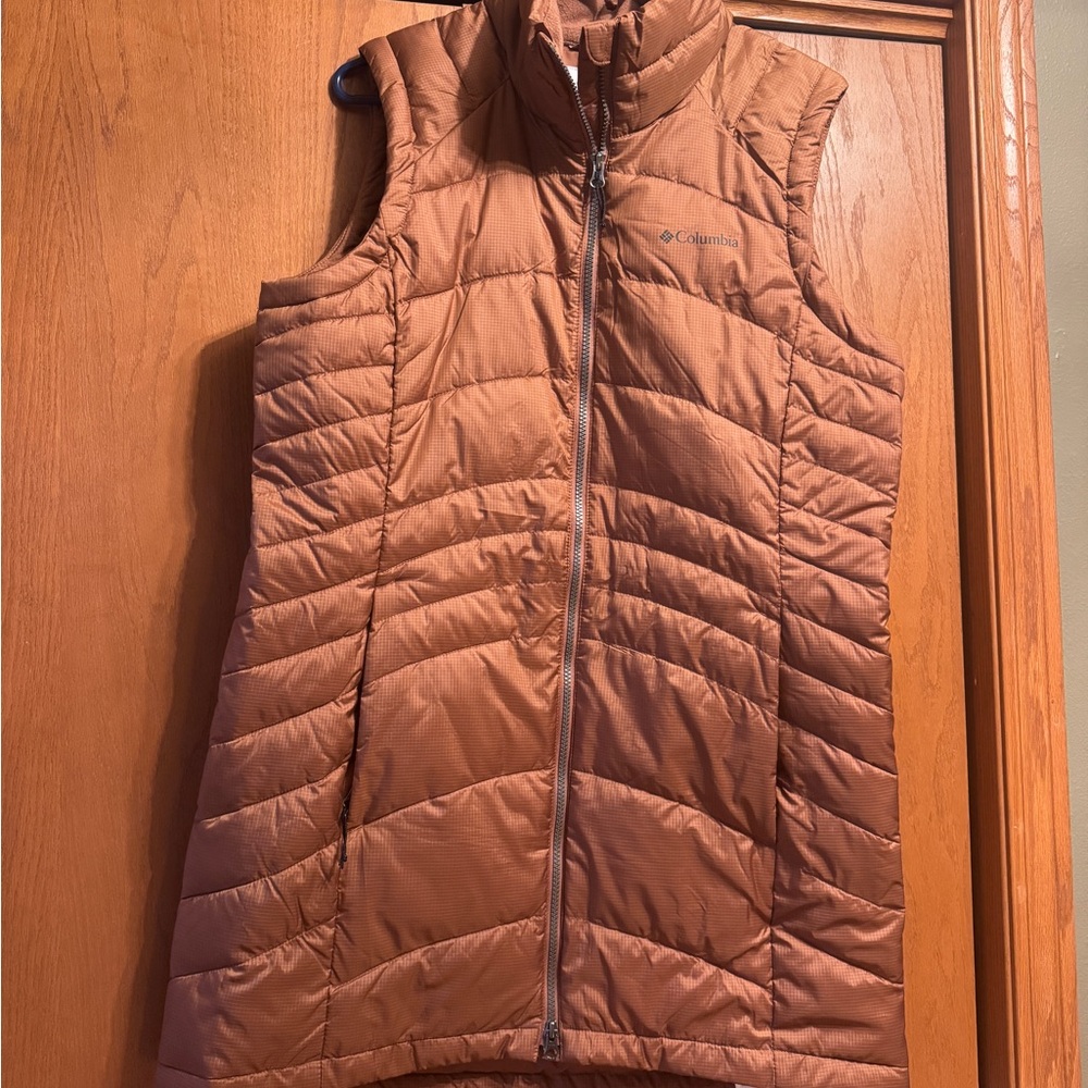 Columbia Women's Tan Quilted Vest